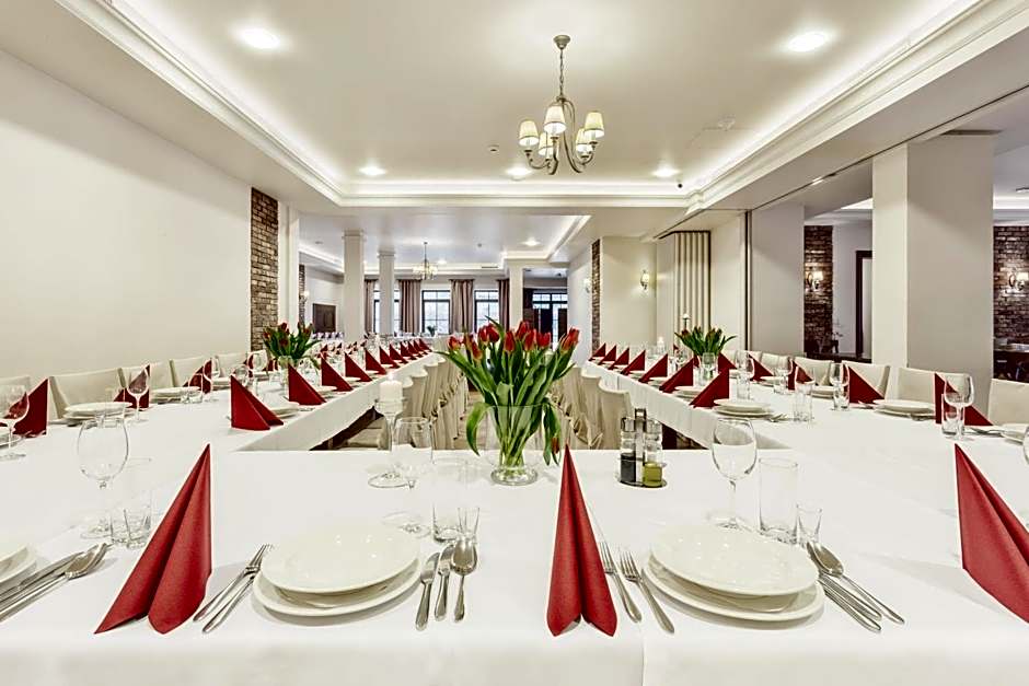 Hotel Modrzewiowy Dwór