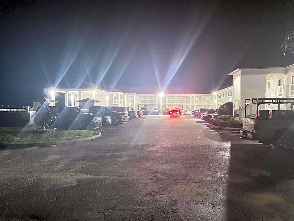 Motel 6 Abbeville, AL