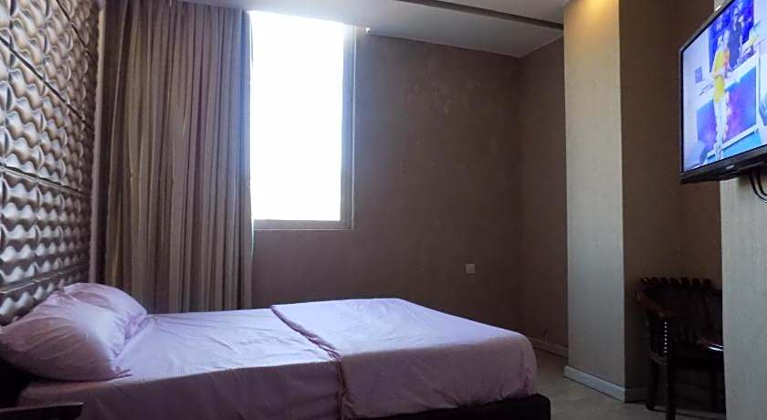 Freedom City Hotel