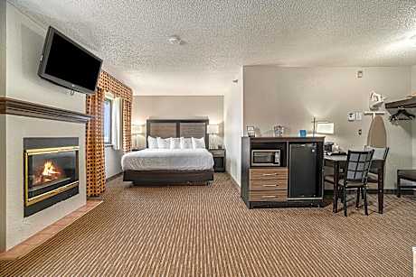 King Room with Hot Tub - Non-Smoking