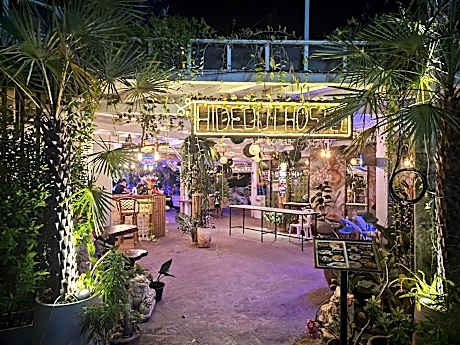 Hideout Hostel