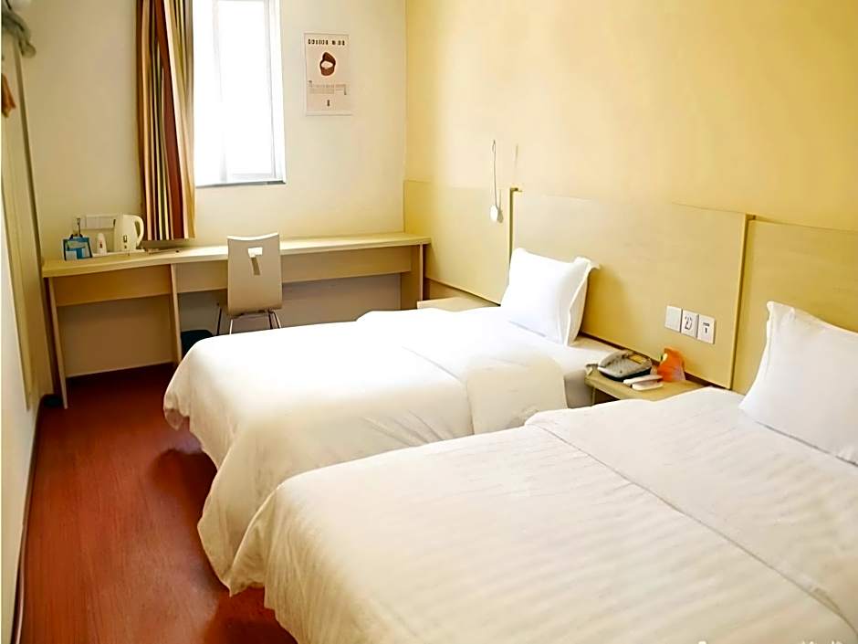 7 Days Inn Foshan Temple Baihua Squrare Branch