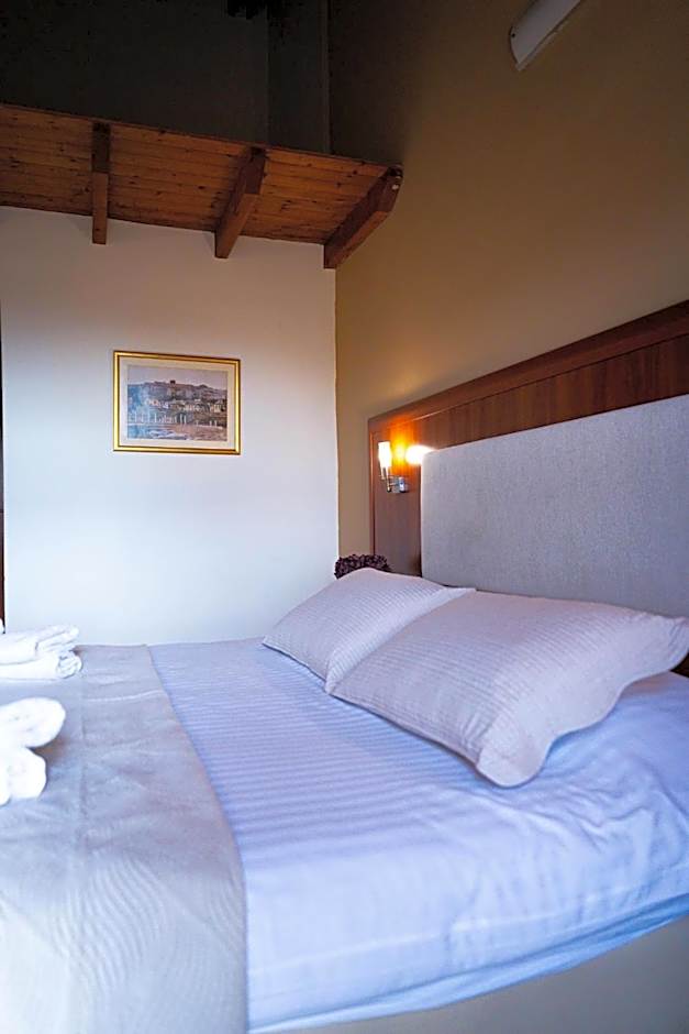 PARNIS PALACE Hotel Suites