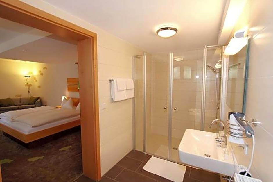 Karpfenhotel & Herrenhaus im Gasthaus Sindel-Buckel