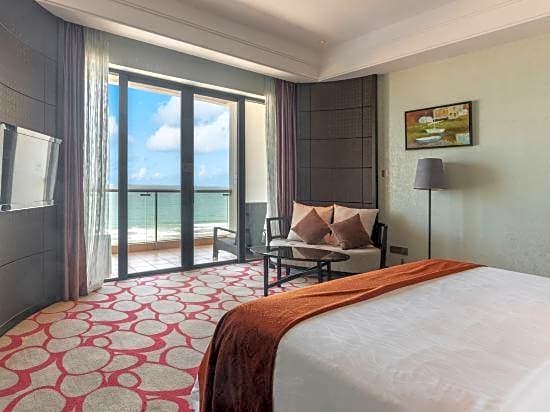 Days Hotel and Suites Yangjiang