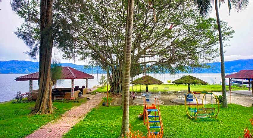 Pandu Lakeside Hotel Tuktuk