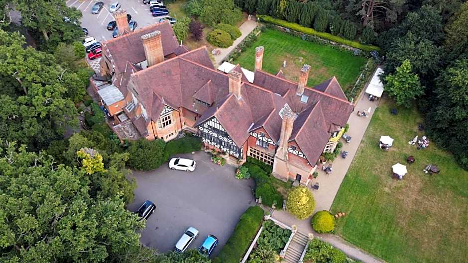 Best Western Plus Grim'S Dyke Hotel