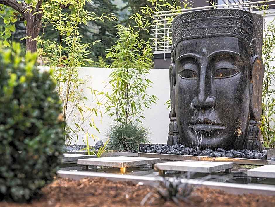 Merangardenvilla adults only