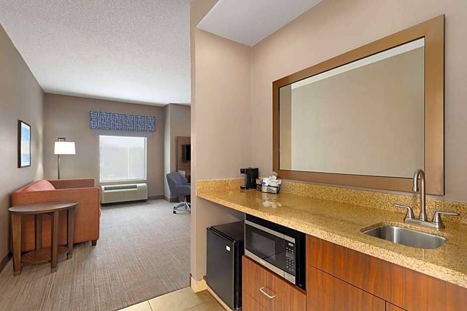 Hampton Inn By Hilton And Suites Harrisburg/North, Pa