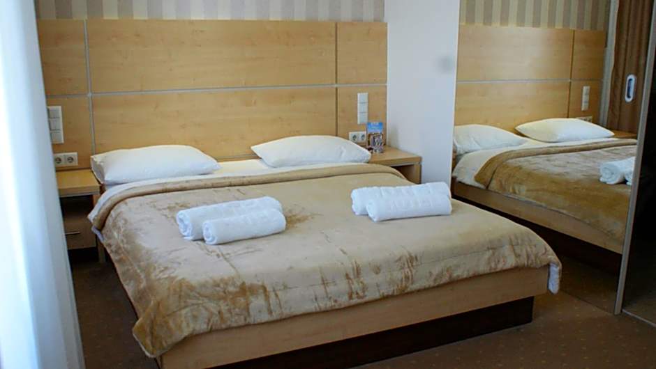 Laurus Motel Airport Tuzla