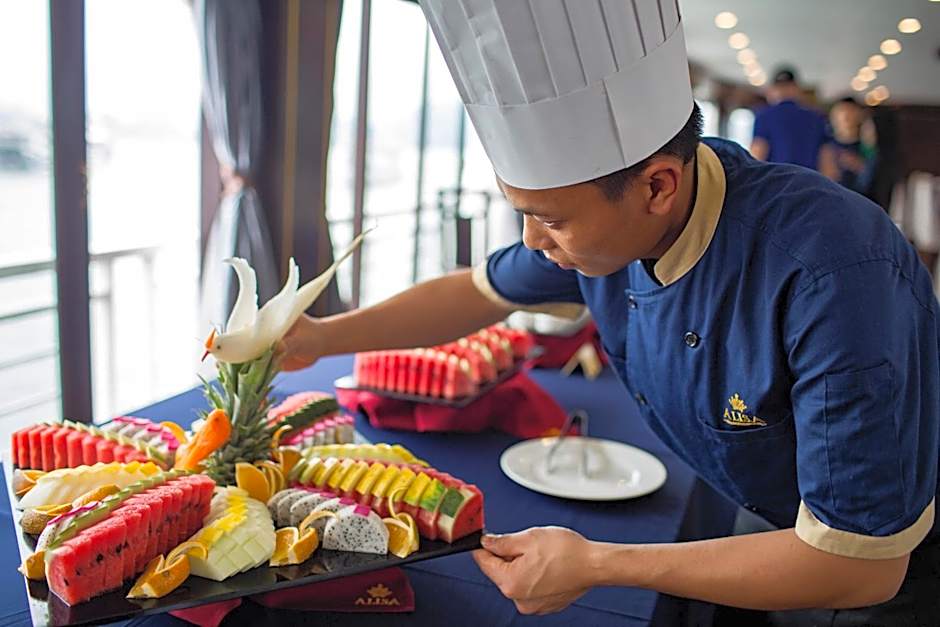 Alisa Cruise Halong