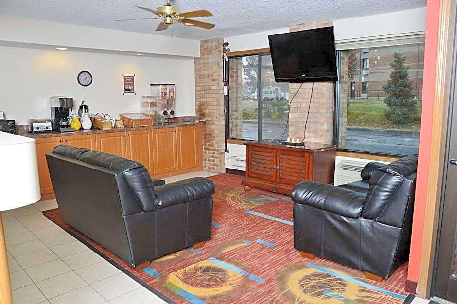 Country Hearth Inn & Suites - Kenton