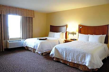 Room with Two Queen Beds - Non-Smoking