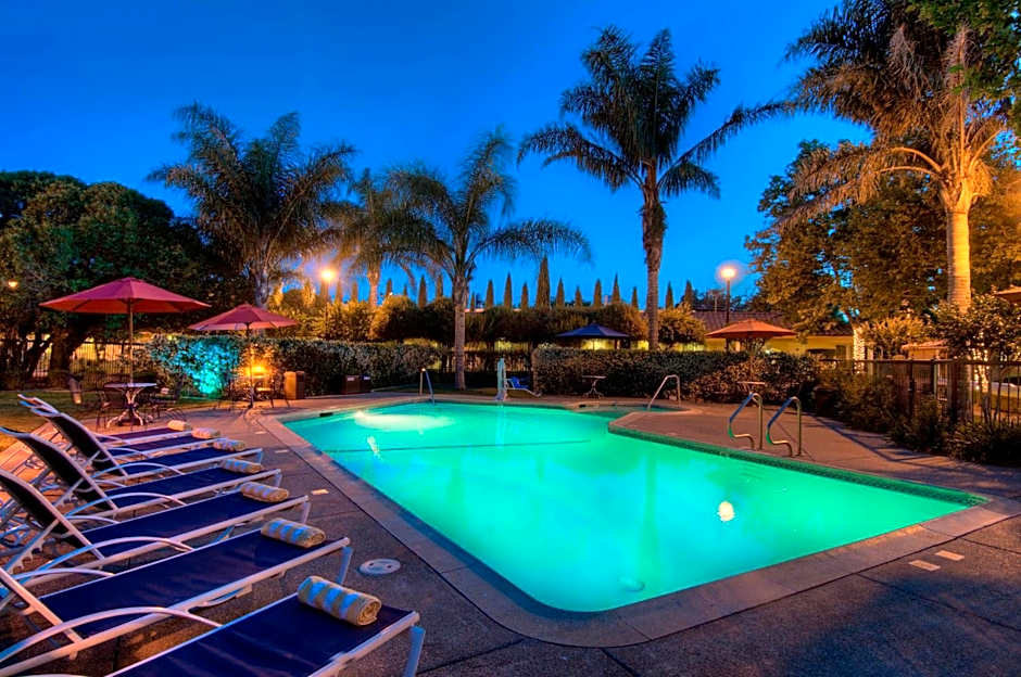 University Park Inn & Suites, an Ascend Collection Hotel