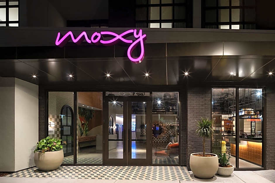 Moxy St. Petersburg Downtown