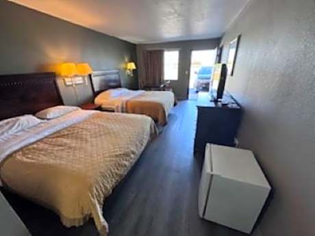 Two Double Beds Non Smoking