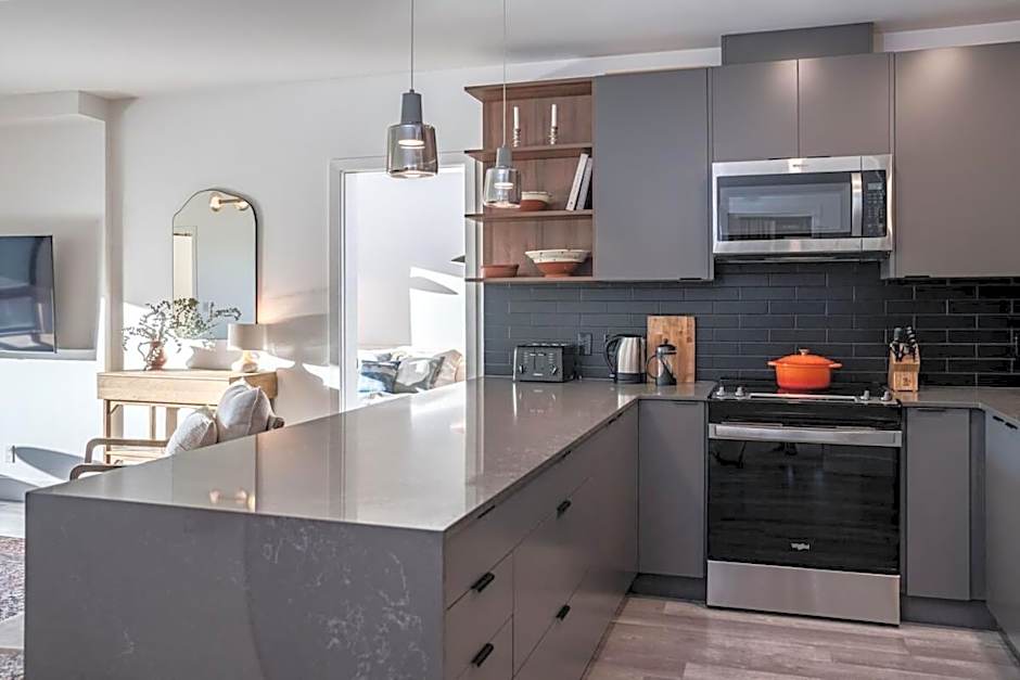 Snowed Inn - Stunning 3 Bedroom Condo