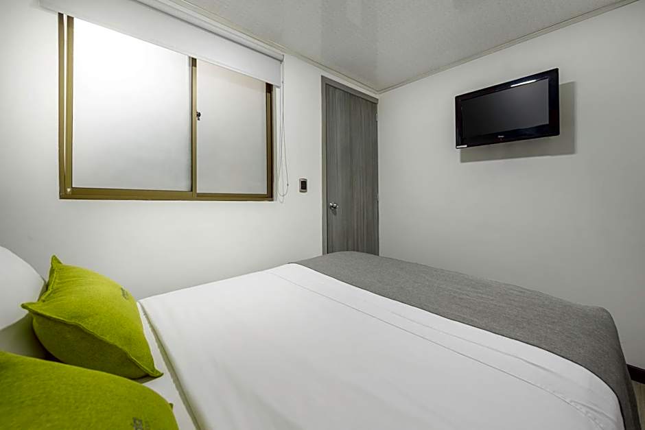Hotel Agora Inn