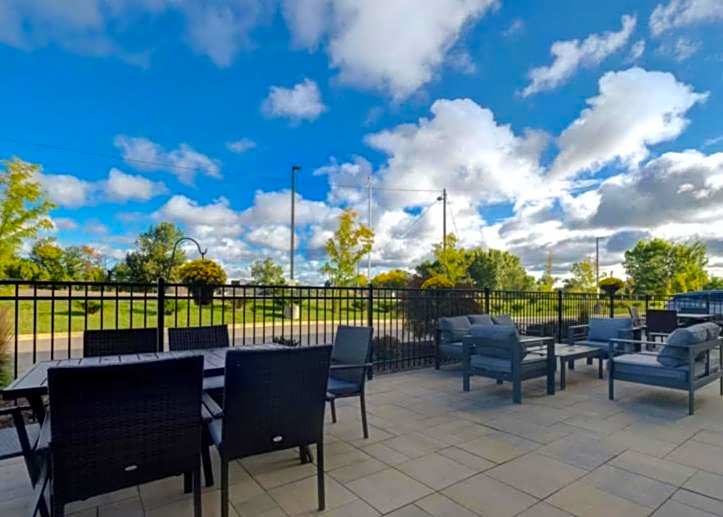 Holiday Inn Express & Suites - Detroit - Dearborn By IHG