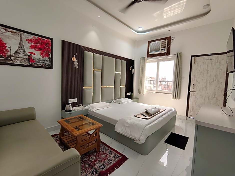 Khushi Paying Guest House