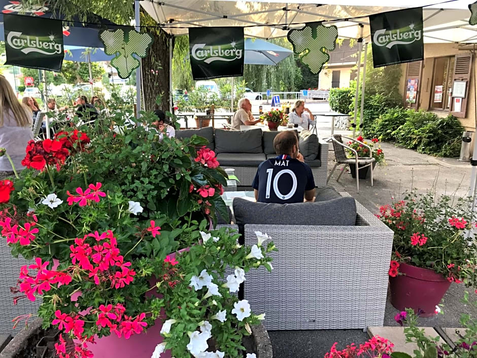 Hôtel-Restaurant "Les Rochers"