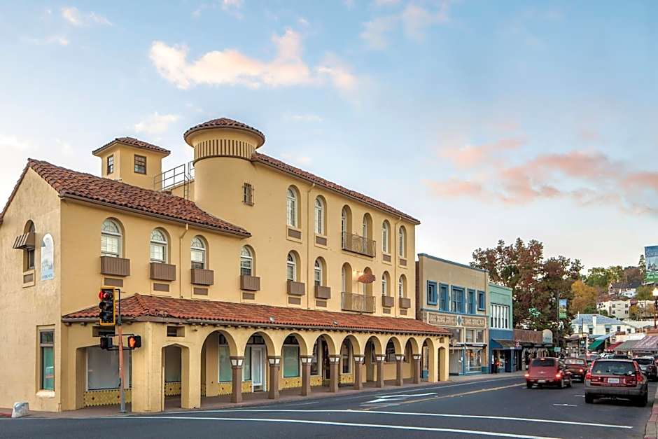 Historic Sonora Inn