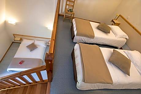 Duplex Quadruple Room with air conditioning