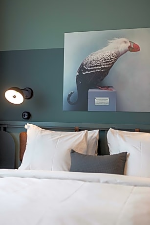 1 King Bed, Superior Room, Non-Smoking, Air-Conditioned, Mini Bar, Full Breakfast