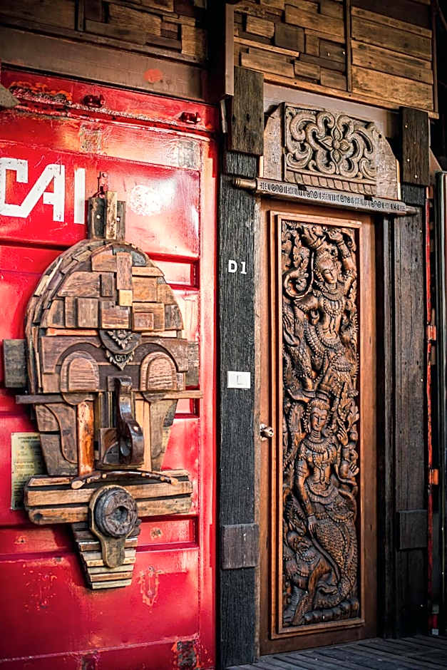 Suankaew​ art​ hostel​