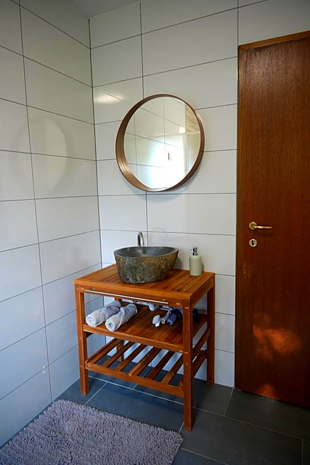 Rooms and apartments Biš