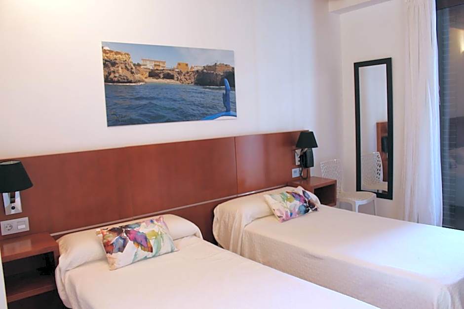 HOTEL ISLA PLANA
