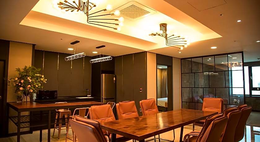Hotel EMBLEDON