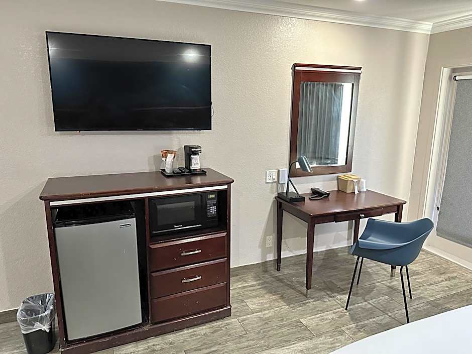 Studio 6 Suites Mesa AZ Near Downtown & Sloan Park