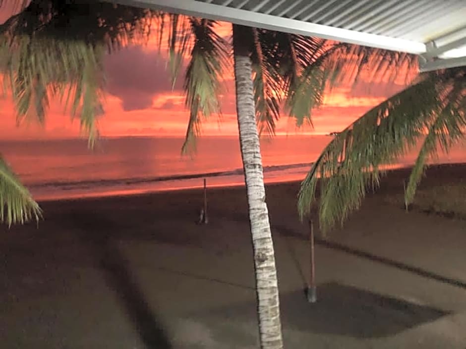 Sunbloom Beachfront Hotel and Restaurant Zambales