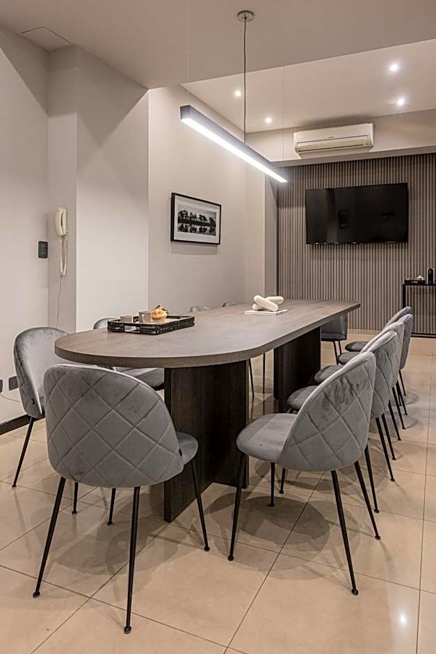 Plaza Real Suites Hotel