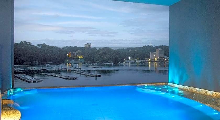 Toba Grand Hotel