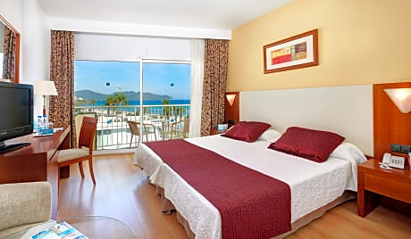 DOUBLE OR TWIN SIDE SEA VIEW WITH BALCONY 3ADULTS