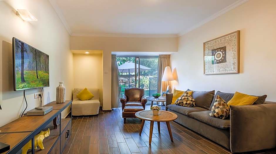 C Hotel Neve Ilan