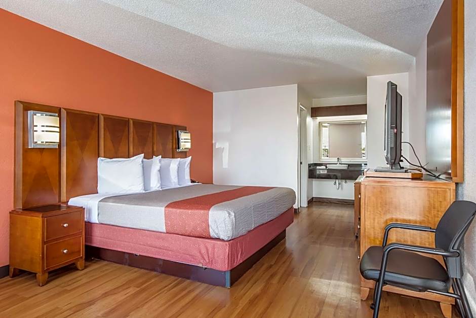 Motel 6-Van Buren, AR I- 40