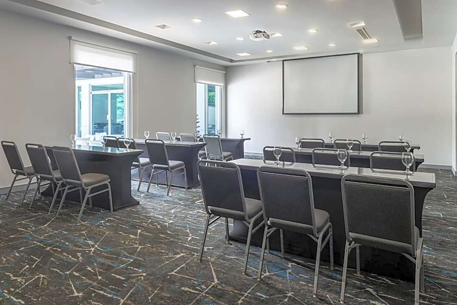 Holiday Inn Express San Jose Forum By IHG