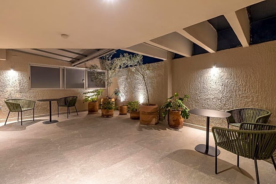 Oliva Plaza Hotel