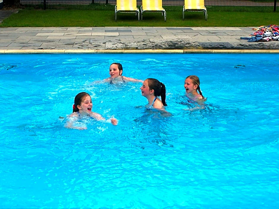 Castle Stay in De Eese with Royal Interiors