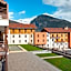Hotel Base Camp Lodge