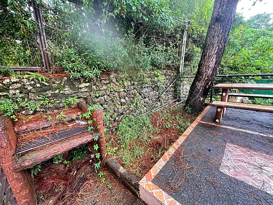 3 Pax Charming Foggy Cold Breeze, Cozy Gardenville Hotel
