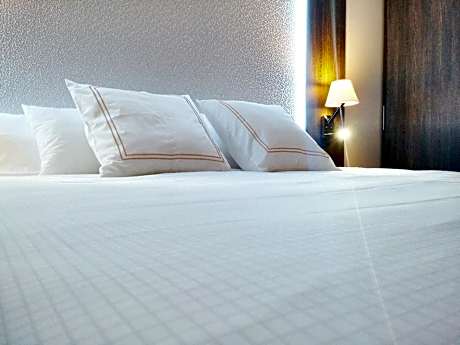 Superior Room with Hot Tub