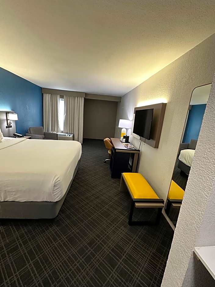 Comfort Inn North Dallas Near the Galleria