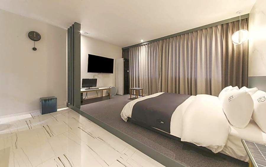 Gimhae Jangyu Stayin Hotel