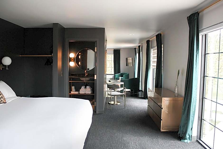 The Inn Hotel Lake Okoboji, an Ascend Collection Hotel