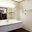 Days Inn by Wyndham Clinton