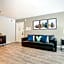 Be Our Guest! 1 Bedroom Condo Near Disney Parks!